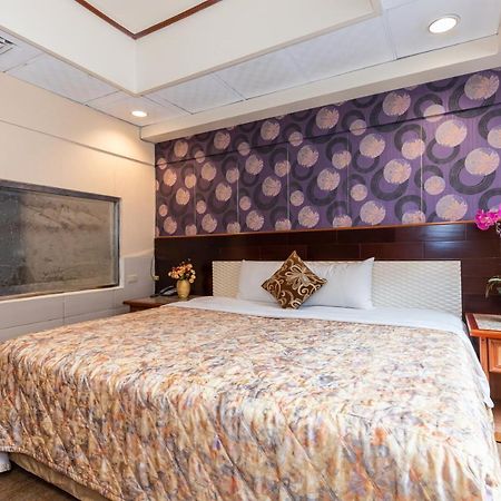 Yi Pin Business Hotel Taoyuan Bagian luar foto