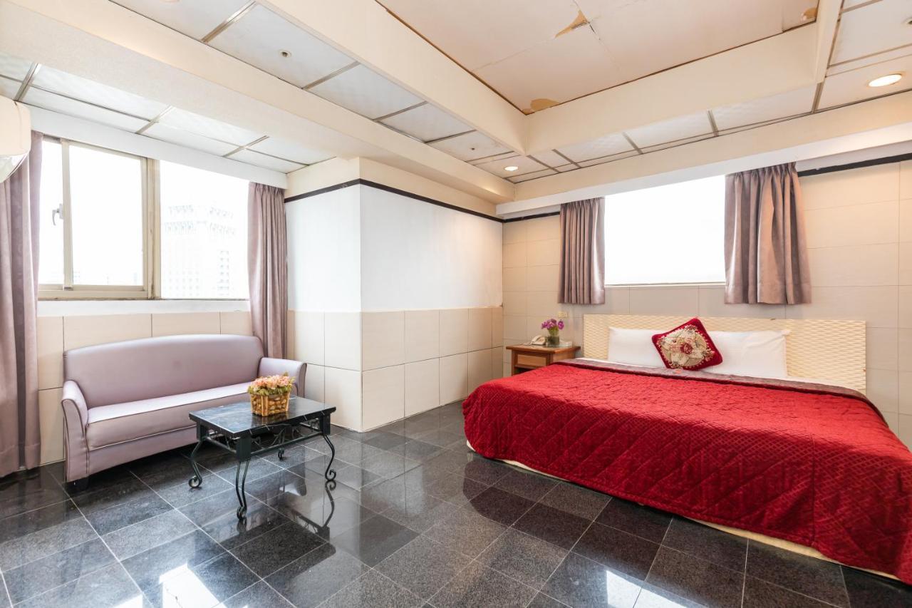Yi Pin Business Hotel Taoyuan Bagian luar foto