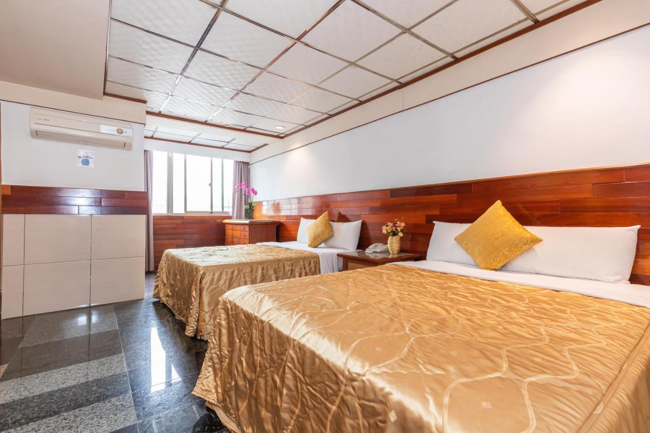 Yi Pin Business Hotel Taoyuan Bagian luar foto