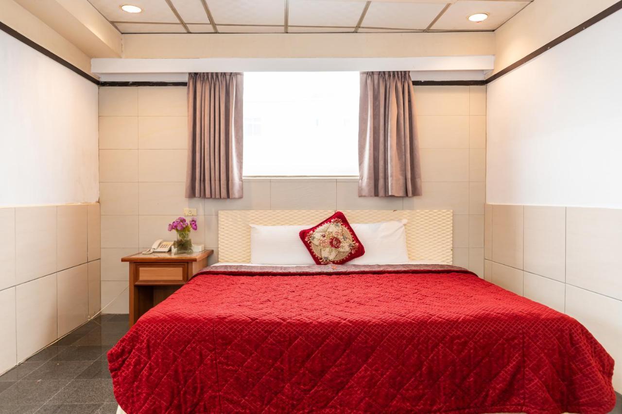 Yi Pin Business Hotel Taoyuan Bagian luar foto