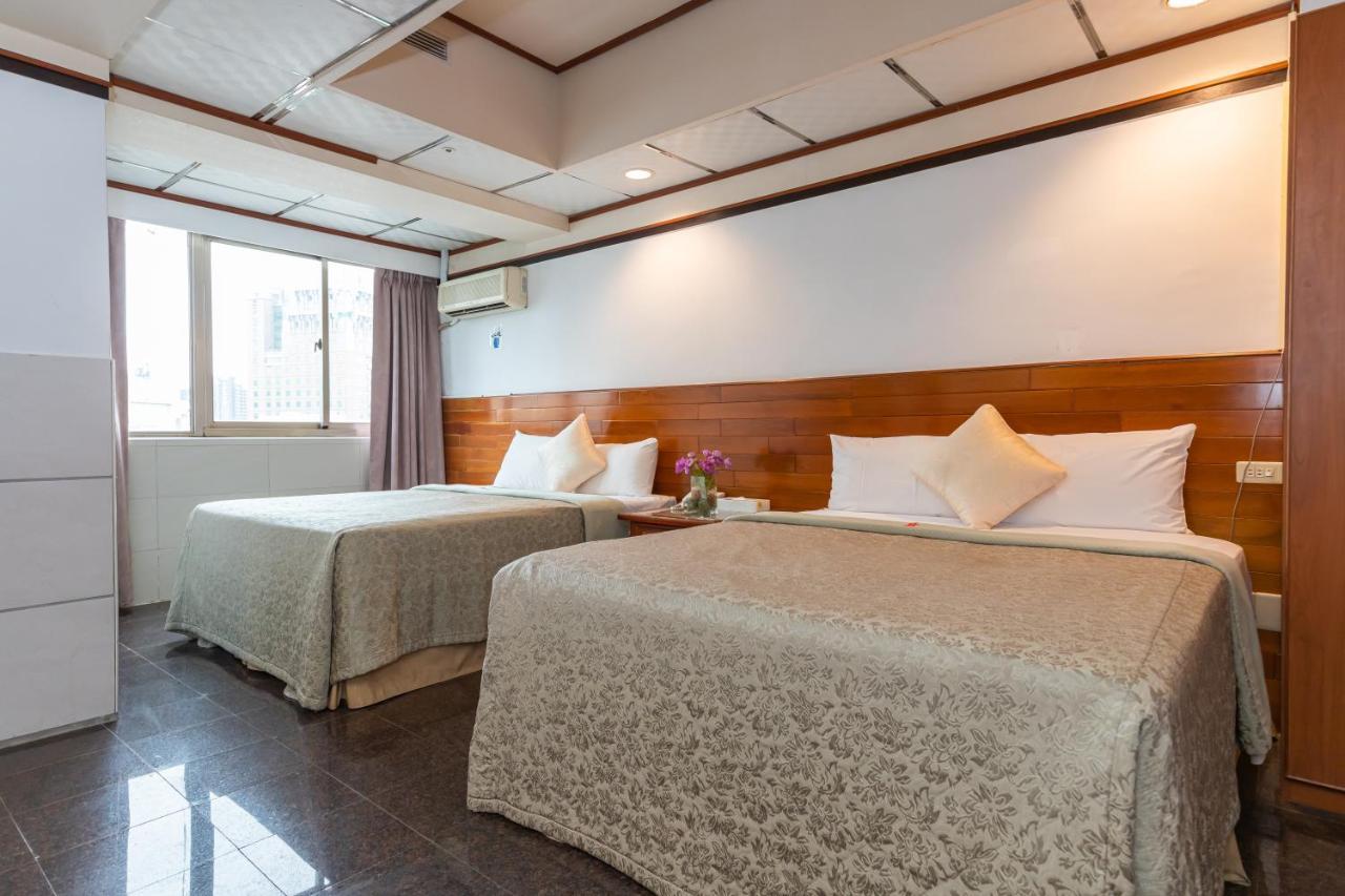 Yi Pin Business Hotel Taoyuan Bagian luar foto