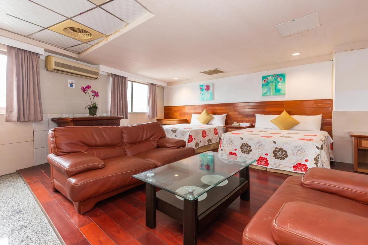 Yi Pin Business Hotel Taoyuan Bagian luar foto