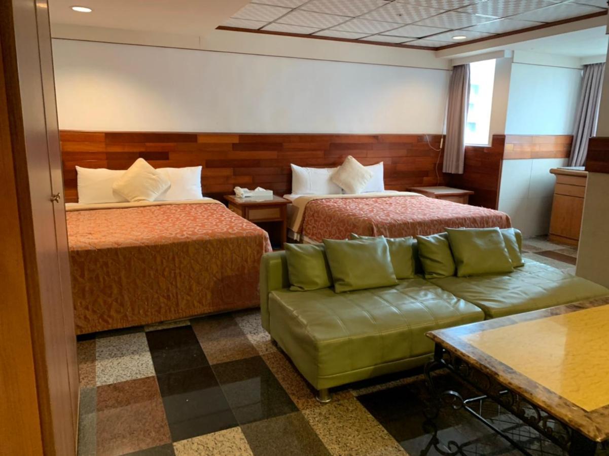Yi Pin Business Hotel Taoyuan Bagian luar foto