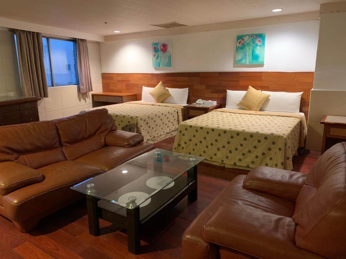Yi Pin Business Hotel Taoyuan Bagian luar foto