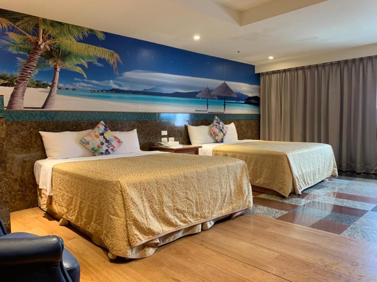 Yi Pin Business Hotel Taoyuan Bagian luar foto